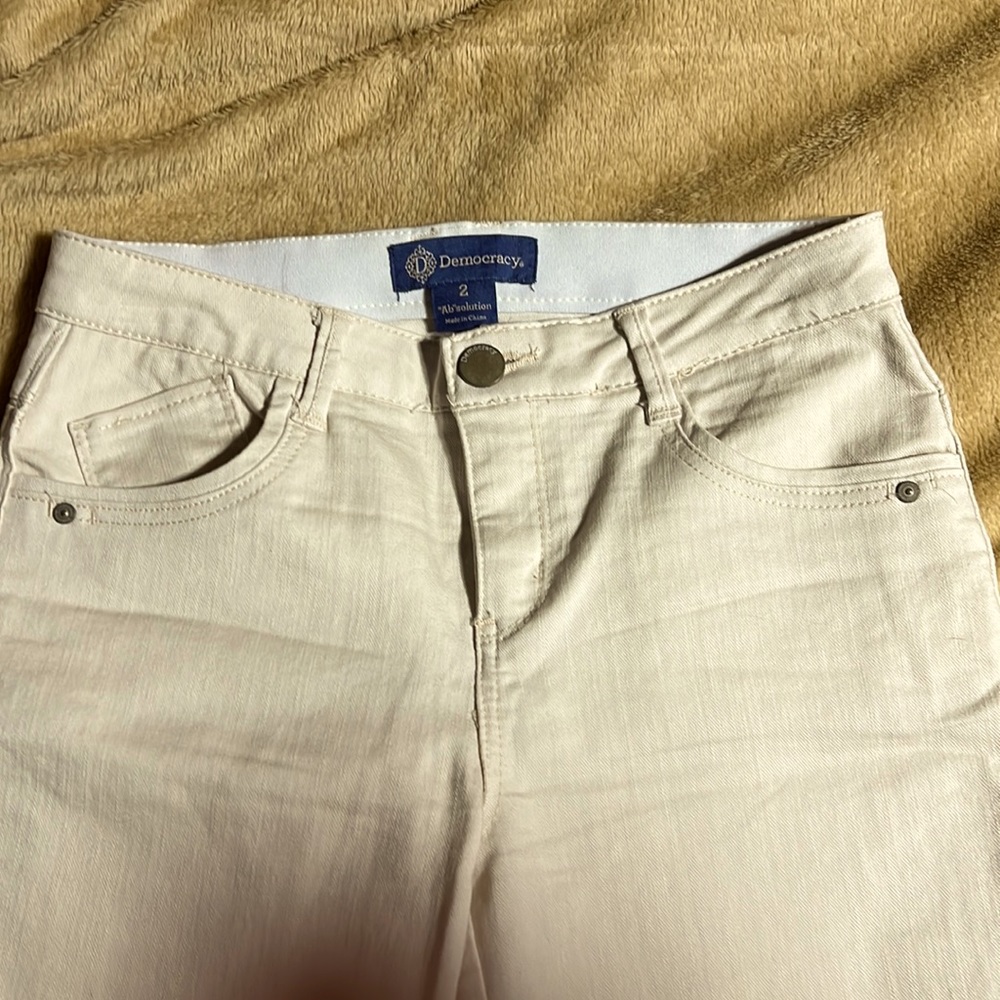 Democracy Ankle Jeans in Light Beige